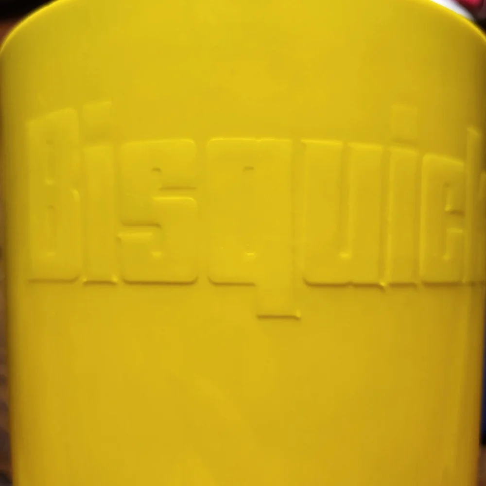 VTG Bisquick Yellow Plastic Canister with Blue Lid – RB Products Corp. 1970s/80s